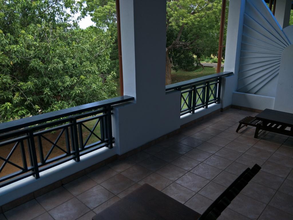 Welcombe Hotel Triquinimale Exterior foto