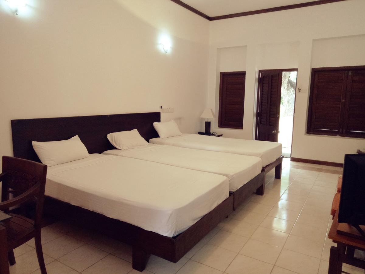Welcombe Hotel Triquinimale Exterior foto