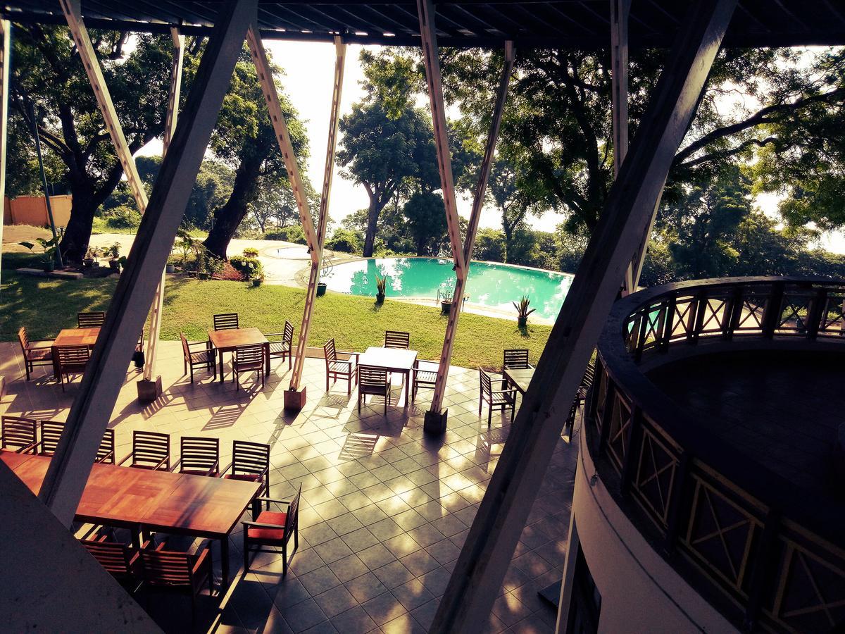 Welcombe Hotel Triquinimale Exterior foto